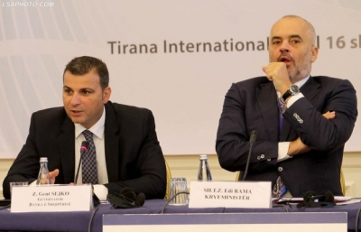 Banka e Shqipërisë kërkon të ulet përdorimi i euros, qeveria nuk merr asnjë masë