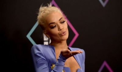 Rita Ora publikon albumin e ri “Phoenix”