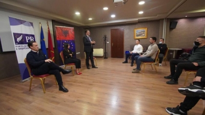 PR takim me koordinatorët në Tiranë, Mediu: Rama i vendosur që të vjedh zgjedhjet, detyrë historike bashkimi i shqiptarëve