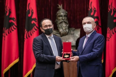 Muharrem Salihu nderohet me titullin “Kalorës i Urdhërit të Skënderbeut”
