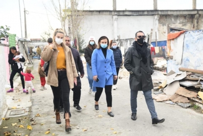 LSI Durrës ndihmon 20 familje në nevojë, Kuçi: Qeveri arrogante që nuk jep mbështetje ekonomike