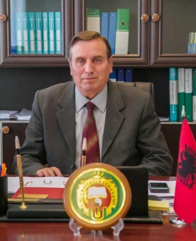 Ish-rektori i Universitetit të Elbasanit humb betejën me Covid! Prej një javë i shtruar në spitalin “Shefqet Ndroqi”