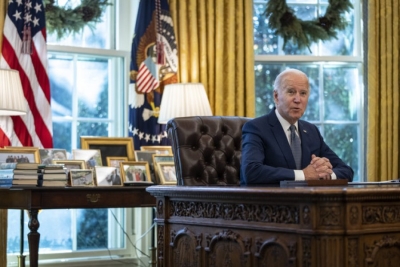 Ekspertët: Qëndrimi i butë i Biden e trimëroi Iranin që të sulmojë Izraelin