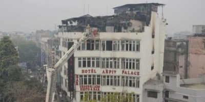 Indi, 17 viktima pas zjarrit në një hotel në Nju Delhi