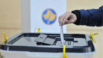 Kosova voton sot, hapen qendrat e votimeve