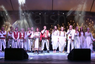 Karajfilat e Shkodrës ndezin Amfiteatrin e  Liqenit Artificial të Tiranës