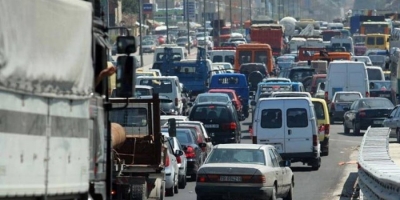 Kaos trafiku në rrugën Vorë-Fushë Krujë, ARRSH nuk mban asnjë përgjegjësi