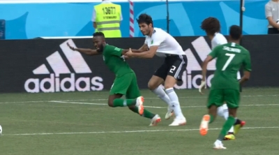 Video/ Mbyllet me barazim pjesa e parë e ndeshjes Arabi Saudite-Egjipt