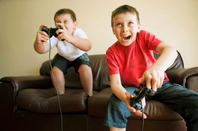 Studim/ Video-lojërat i bëjnë fëmijët të dhunshëm