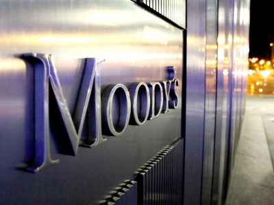 “Moody`s” për bankat shqiptare – Po vijojnë procesin e konsolidimit, të mirëkapitalizuara