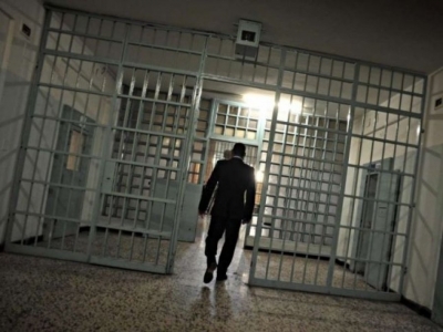 &quot;Bomba&quot; e gazetarit: Të dënuarit marrin leje nga burgu e kryejnë vrasje me pagesë