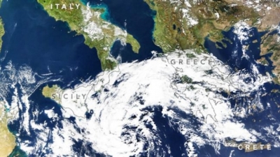 Foto/ E frikshme, një ciklon i fuqishëm pritet të godasë Greqinë