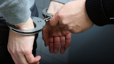 Ishte shpallur në kërkim për “vjedhje me dhunë”, arrestohet 28-vjeçari në Tepelenë