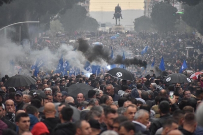 Fox News raporton nga Tirana për protestën më të madhe në Ballkan
