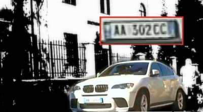 Pse nëndrejtori i policisë së Korçës lëviz me makinë me targa false