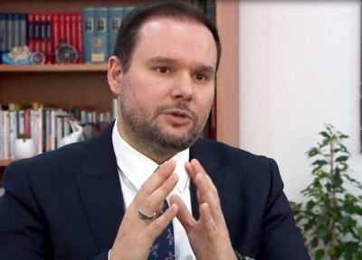 Skandaloze/ Zv.ministri i Arsimit në Shqipëri akuzohet për plagjiaturë, ja prova