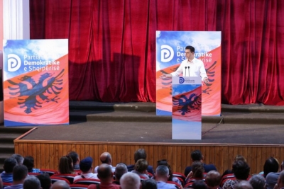“PD më e madhe se gabimet tona”, Basha me demokratët e Beratit: Jemi të vetmit që kemi fuqinë e përvojën për ta çuar deri në fund betejën tonë për ndryshim