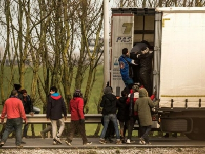 Shoferi “spiun” arreston 7 shqiptarë në kamionin Holandë-Angli