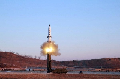 Koreja e Veriut nuk heq dorë, lëshon raketa në Detin Japonez