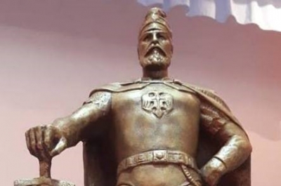 Shtatorja e Gjergj Kastriotit-Skënderbeu në Lezhë, fiton skulptori Ardian Pepa