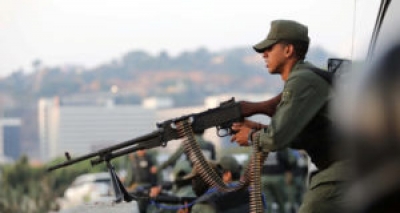 Thirrja e Guaidos për grusht shteti, nis përplasja me armë në Venezuelë (Video)