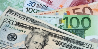 Këmbimi valutor/Forcohet dollari amerikan – Bie sterlina, Euro fiksohet në 126 lekë