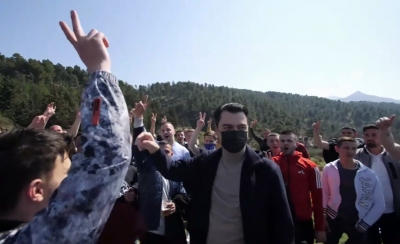Basha pritet me ovacione dhe duartrokitje nga të rinjtë në Elbasan: Na presim punë të mëdha