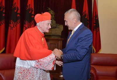 ‘Martir i gjallë i Kishës’/ Presidenti Meta uron Kardinalin Ernest Simoni Troshani në 92 vjetorin e lindjes