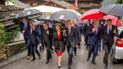 Thaçi e Vuçiç në Vjenë: Na lini t’i zgjidhim vetë problemet tona