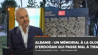 &quot;Courrier des Balkans&quot;: &quot;Një pllake përkujtimore për lavdinë e Erdoganit që nuk i rri mirë Tiranës&quot;
