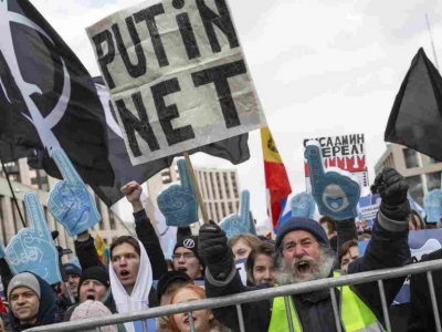 Rusia po përgatitet të shkëpusë vendin nga interneti