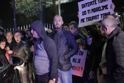 VIDEOT/ Banorët e &quot;Astirit&quot; nuk i pranojnë mashtrimet e Veliajt, dalin sërish në protestë