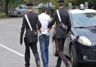 Dy shqiptarë në pranga për trafik droge, njëri kërkohej nga Interpoli (emrat)