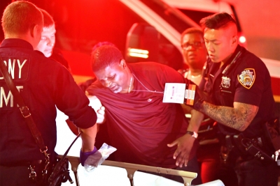 Të shtëna me armë në New York, një i vdekur dhe 11 të plagosur