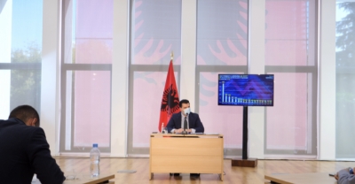 Basha përshëndet deklaratën e Varhelyit për Kodin Zgjedhor: Mbështes apelin e komisionerit. Shpresoj që Komisioni i Venecias të ndërhyjë