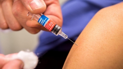 Alarm për gripin në Shqipëri, mjekët: Duhet të vaksinohen edhe mësuesit