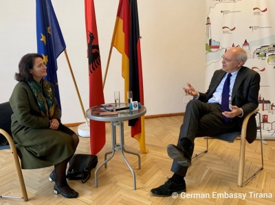 Flet ambasadori gjerman/ Zingraf: Presim zgjedhje të lira, të drejta dhe paqësore