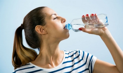 Sa ujë duhet të pini sipas peshës