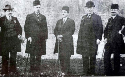 Fotografia e parë e qeverisë shqiptare