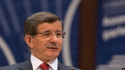 Ish-kryeministri turk formon parti për ta sfiduar Erdoganin