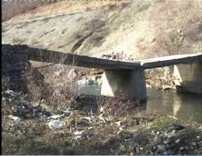 ‘Ura e vdekjes’ në Bulqizë, banorët: Në rrezik shembjeje