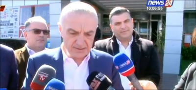 Presidenti Meta zbret në terren për të ndjekur procesin e votimit në Elbasan: Të parandalohen incidentet