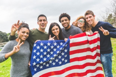 Keni ëndërr të studioni në SHBA? Ambasada Amerikane ju tregon kriteret e pranimit