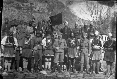Foto ilustruese. Patriotë shqiptarë në jug të vendit në vitin 1912