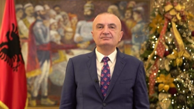 Meta uron shqiptarët për Vitin e Ri: Me shpresë e besim, të bashkohemi e të marrim në dorë fatet tona për një të ardhme më të mirë