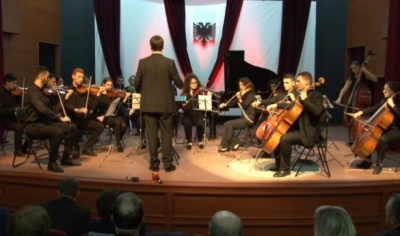 Shkolla e Muzikës “Prenk Jakova” mban koncert festiv për 28 Nëntorin