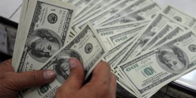 Frikë për mungesë dollari – Investitorët të trembur, valuta amerikane shtrenjtohet dhe rrallohet