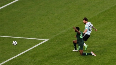 Messi e nis me marshin e katërt, shënon gol