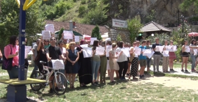 Ngacmohet seksualisht një vajzë, protestë në Prizren