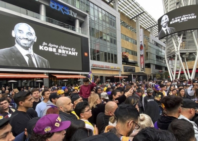 Dhimbje e lot, njerëzit vajtojnë për humbjen e legjendës Kobe Bryant